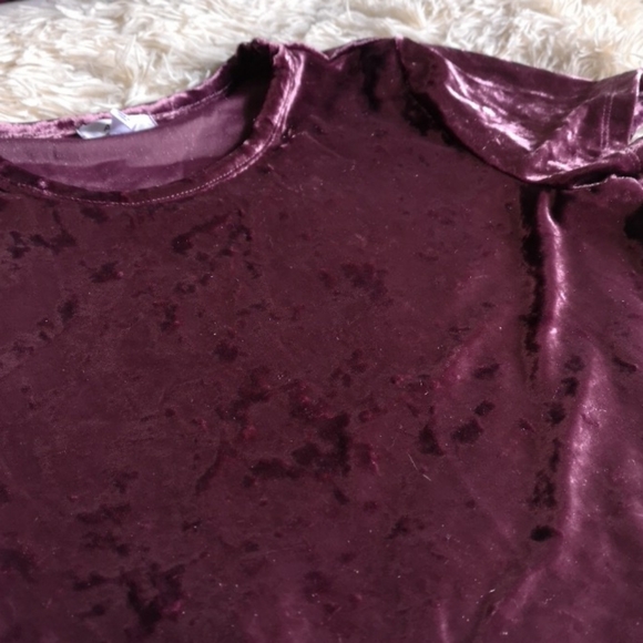 🏷️2/$20🏷️Mauve velvet crop tee - Picture 2 of 3